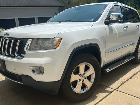 Used 2013 Jeep Grand Cherokee Limited AWD/4WD image 7
