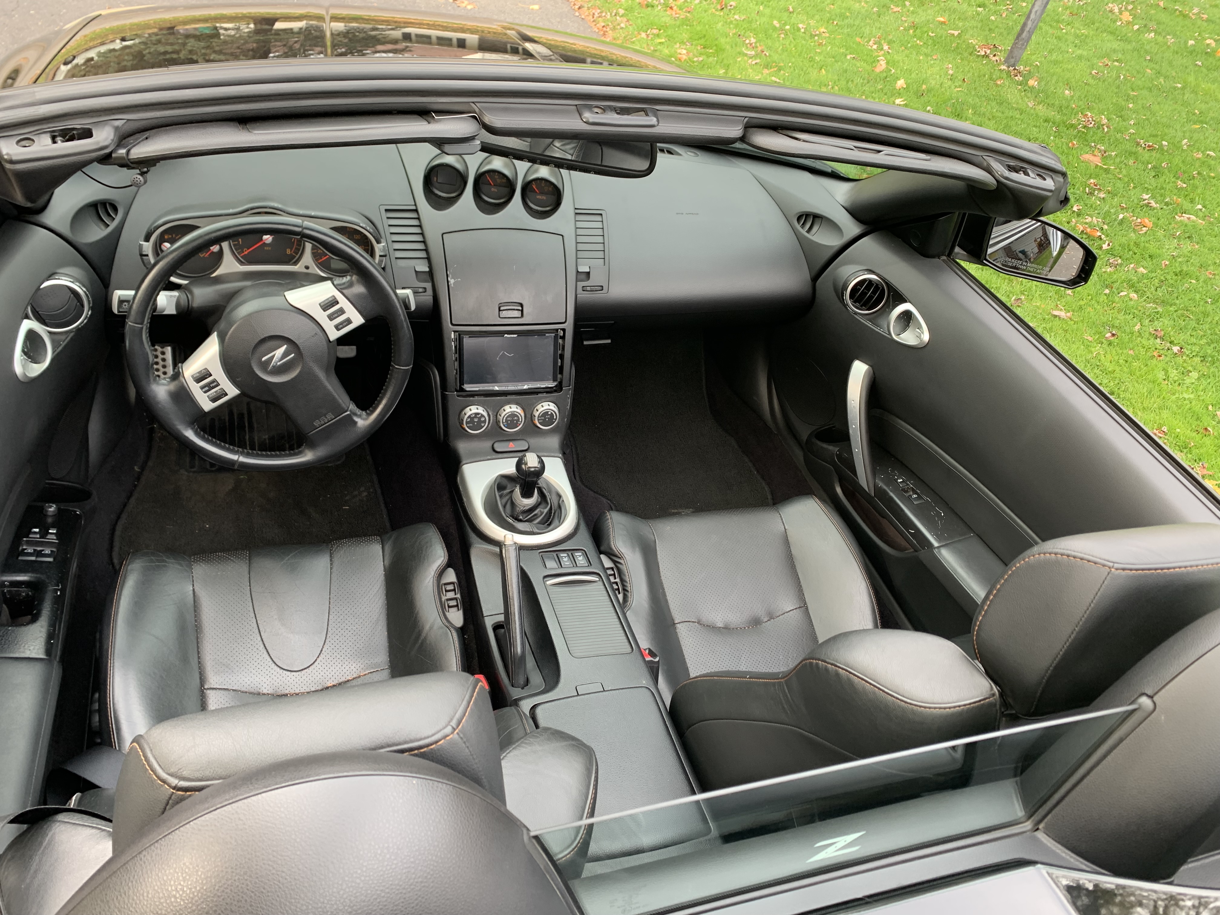 Used 2006 Nissan 350Z Touring RWD image 11