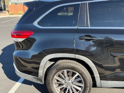 Used 2019 Toyota Highlander XLE image 25