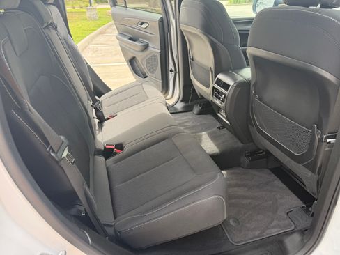 Used 2025 Jeep Grand Cherokee Laredo X RWD image 11
