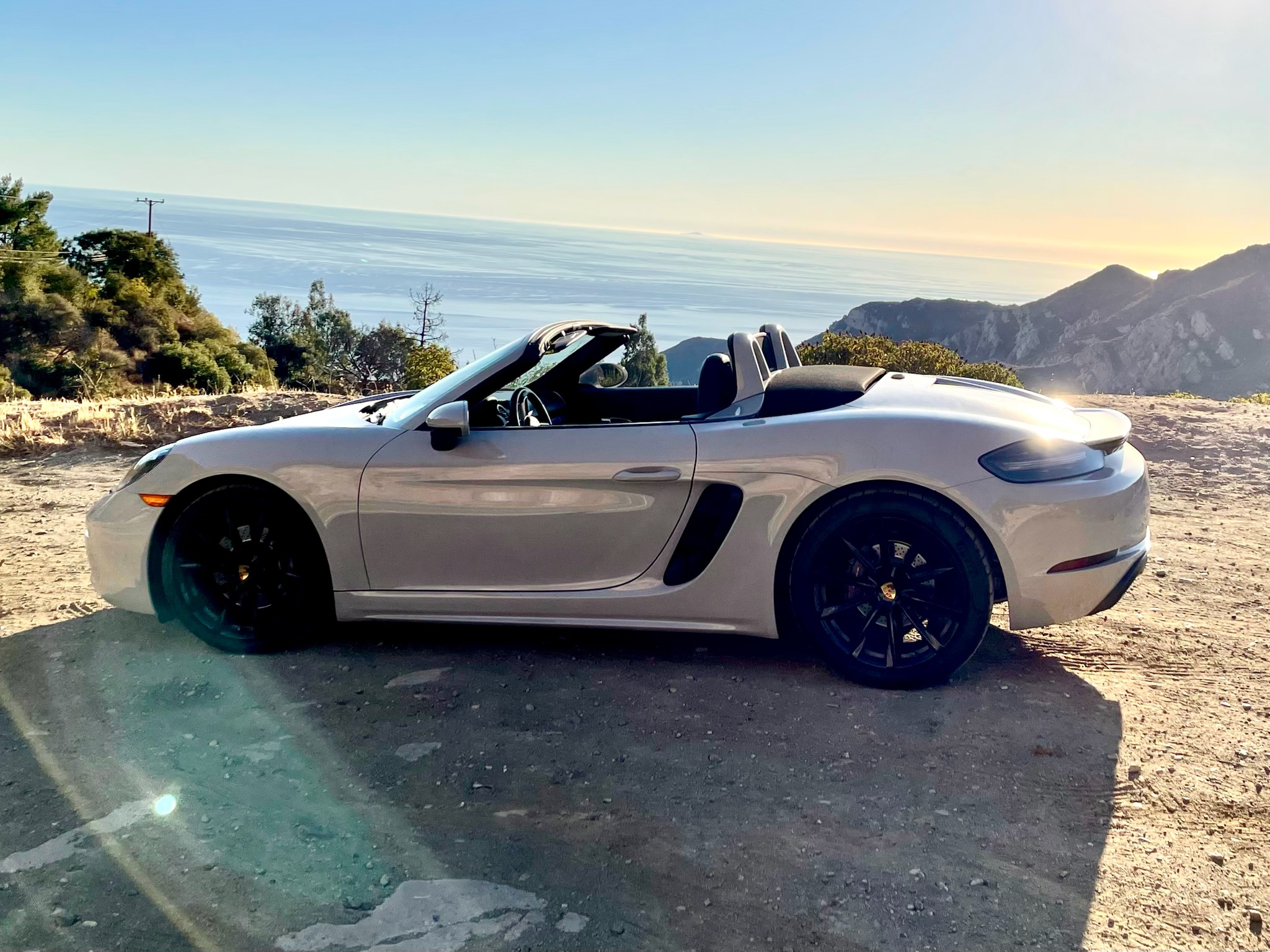 Used 2018 Porsche 718 Boxster RWD image 1