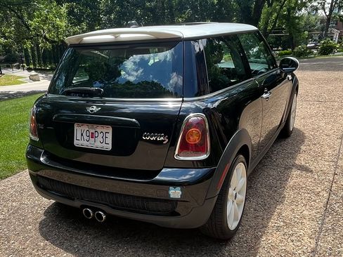 Used 2010 MINI Cooper S FWD image 4