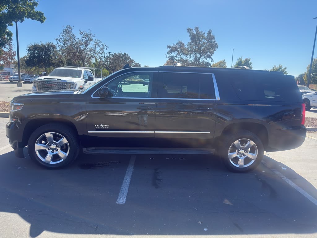 Used 2015 Chevrolet Suburban LT w/ Luxury Package RWD image 4