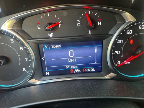 Used 2021 Chevrolet Equinox LT w/ LPO, Cargo Package image 6