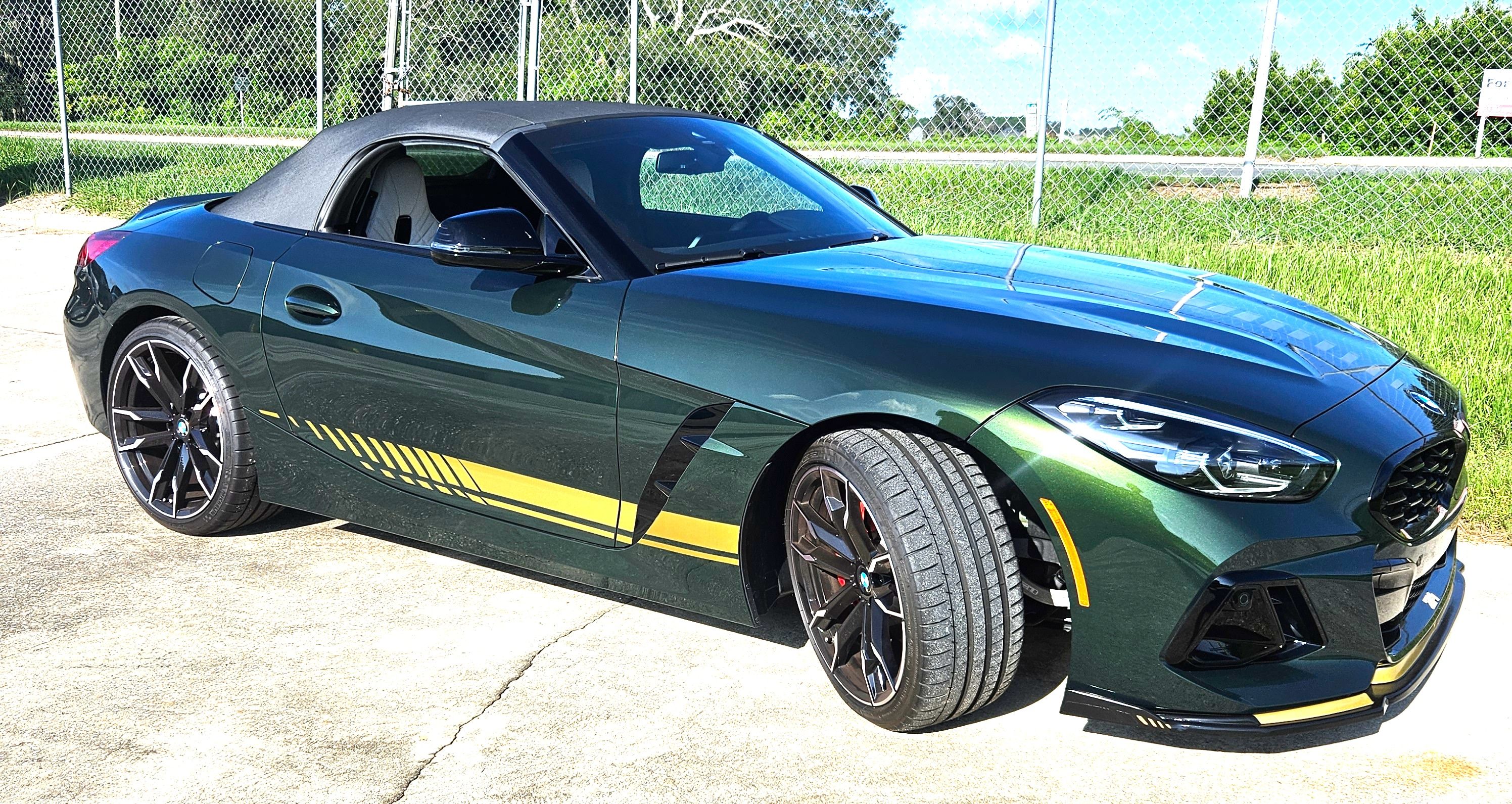 Used 2025 BMW Z4 M40i w/ Edition RWD image 11
