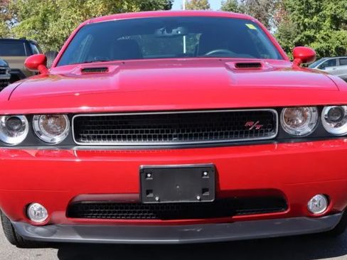 Used 2012 Dodge Challenger R/T image 6