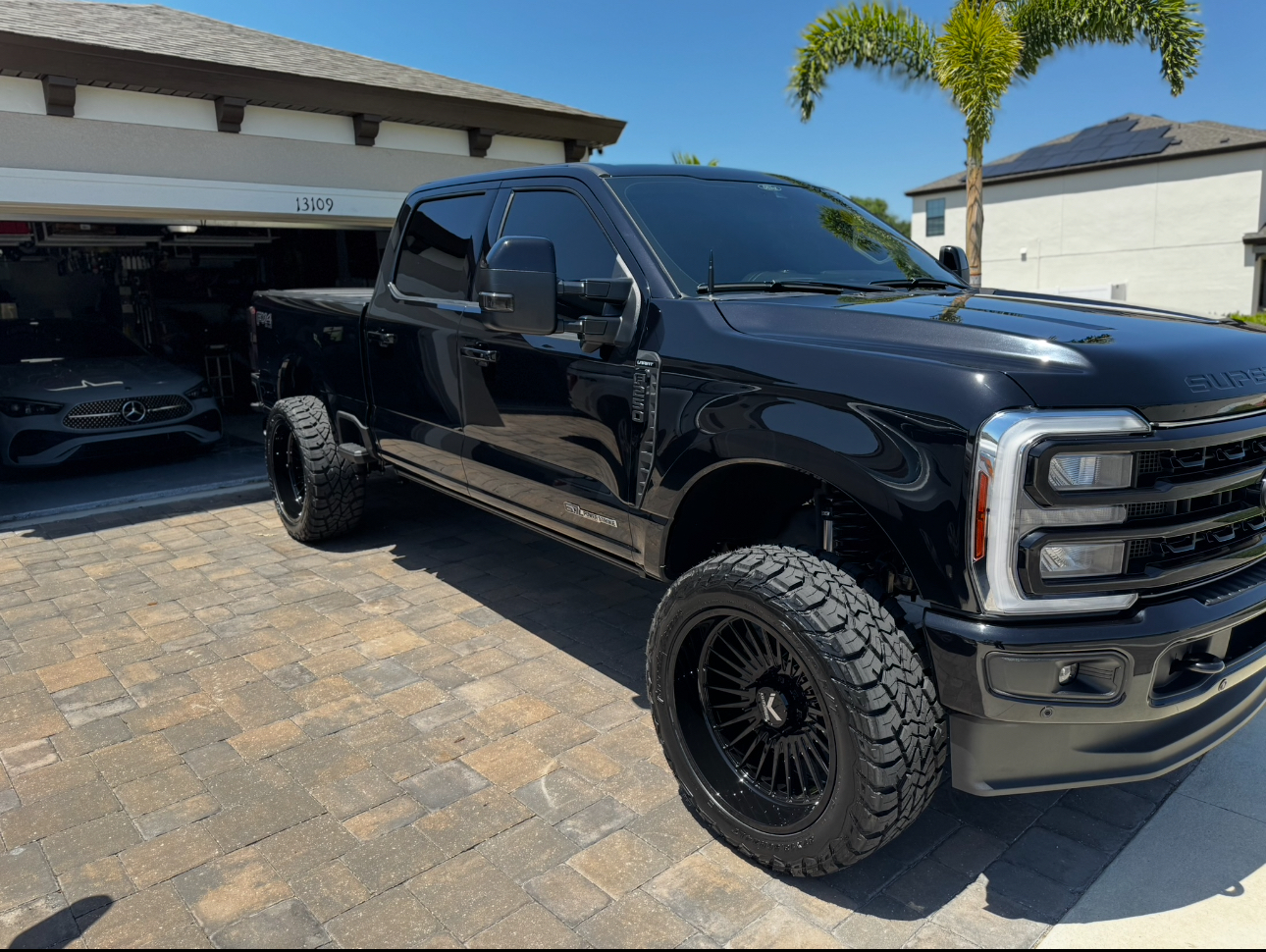 Used 2024 Ford F250 Lariat w/ Lariat Ultimate Package AWD/4WD image 5