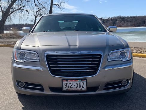 Used 2014 Chrysler 300 C w/ Beats Audio Group image 4