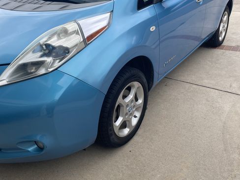 Used 2011 Nissan Leaf SL image 24