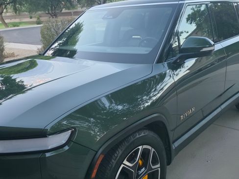 Used 2023 Rivian R1S Launch Edition AWD/4WD image 8