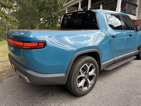 Used 2022 Rivian R1T Adventure AWD/4WD image 5