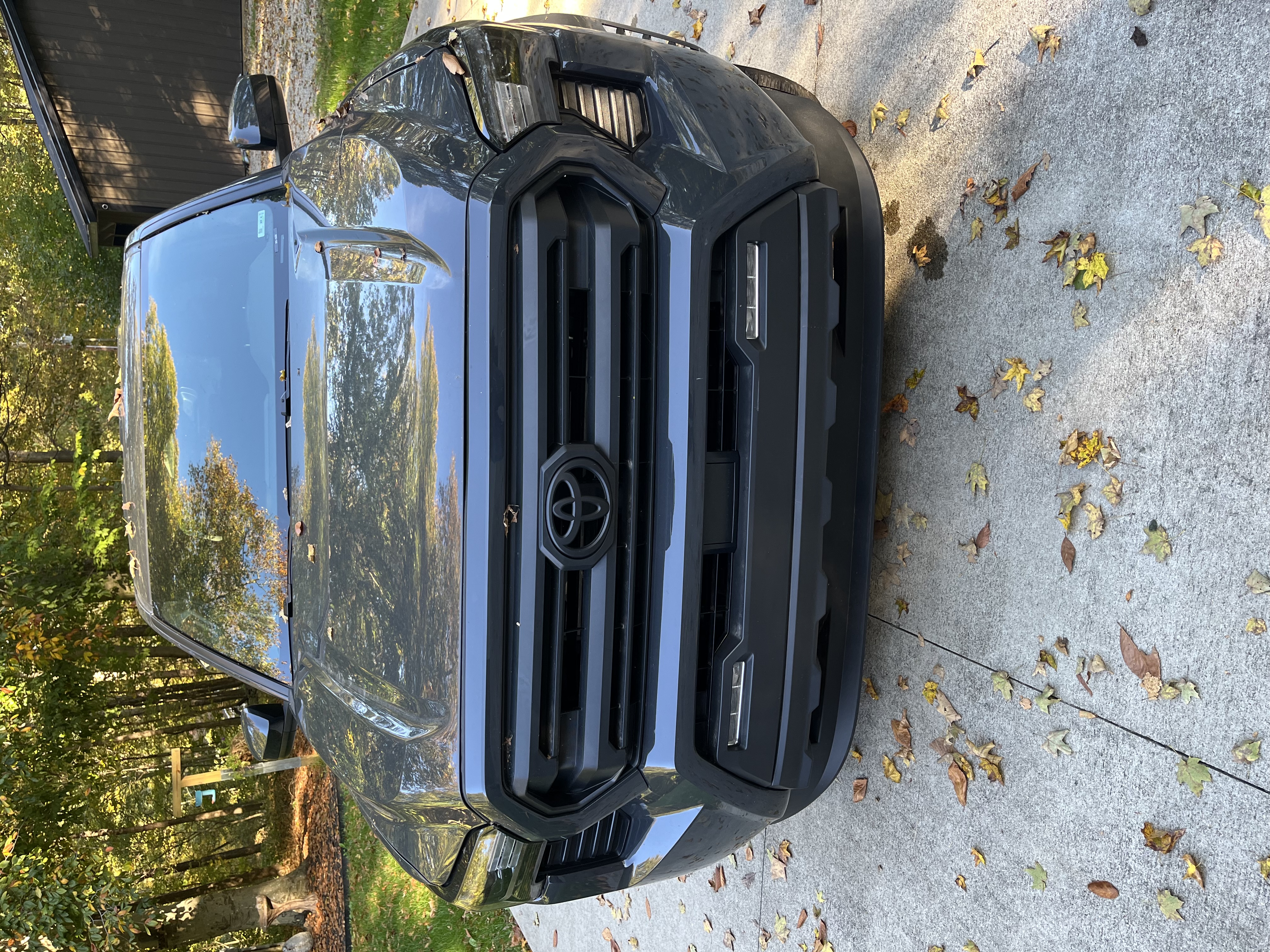 Used 2025 Toyota Tacoma SR5 AWD/4WD image 2