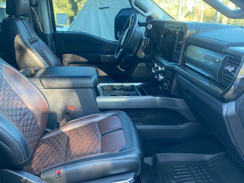 Used 2024 Ford F250 Lariat w/ Lariat Ultimate Package AWD/4WD image 9