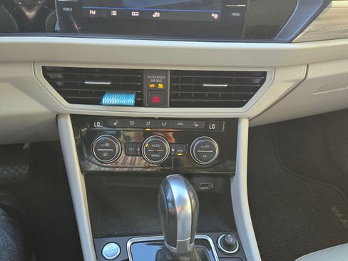Used 2019 Volkswagen Jetta SEL image 14