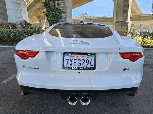 Used 2017 Jaguar F-TYPE S image 9