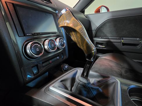 Used 2009 Dodge Challenger SRT8 RWD image 9