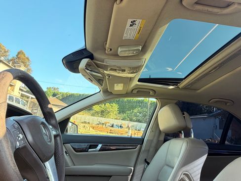 Used 2013 Mercedes-Benz C 250 Sedan image 9