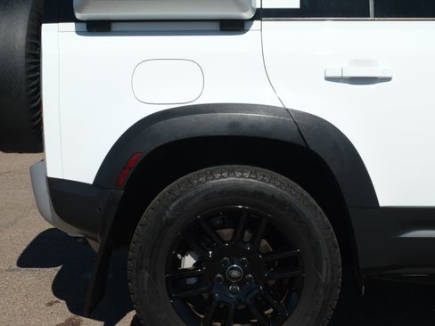 Used 2023 Land Rover Defender 110 S image 5