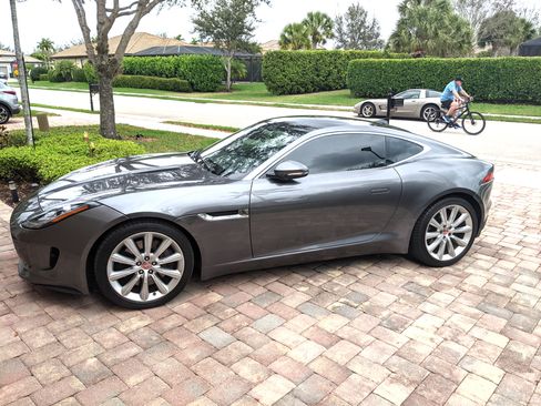 Used 2016 Jaguar F-TYPE Coupe RWD image 2