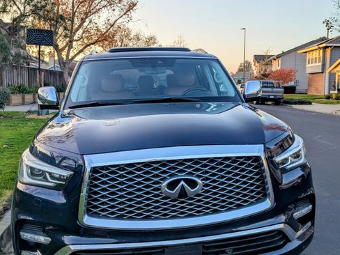 Used 2018 INFINITI QX80 4WD w/ Deluxe Technology Package image 1