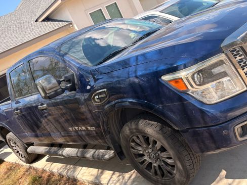 Used 2017 Nissan Titan Platinum Reserve AWD/4WD image 5