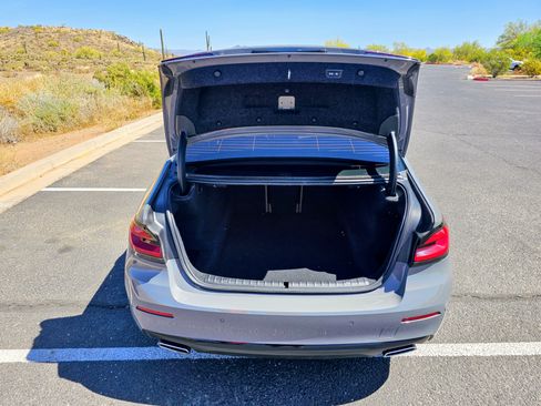 Used 2022 BMW 530i w/ Convenience Package image 12