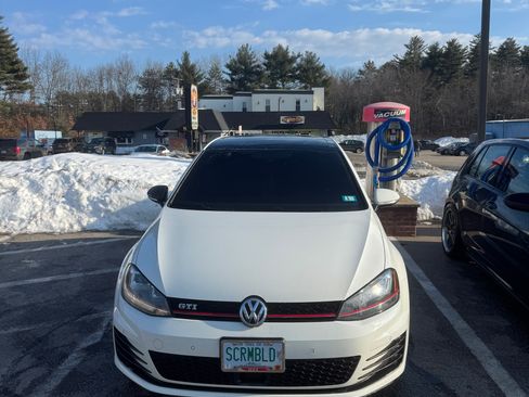 Used 2015 Volkswagen GTI SE image 4