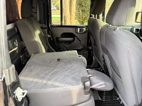 Used 2020 Jeep Gladiator Sport w/ Quick Order Package 24S image 10