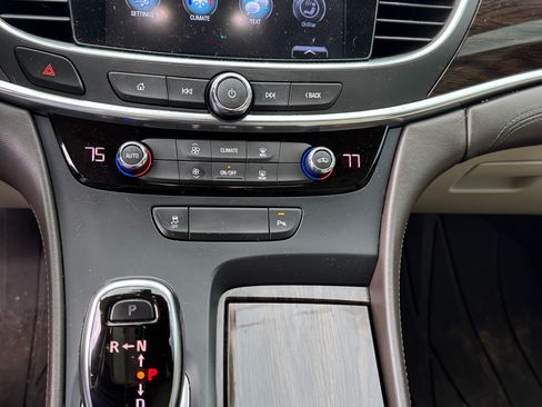 Used 2017 Buick LaCrosse Preferred image 10