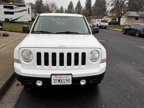Used 2014 Jeep Patriot Sport image 1