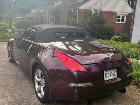 Used 2006 Nissan 350Z Touring RWD image 5