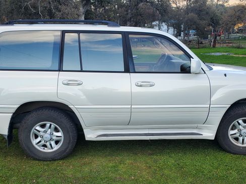 Used 2000 Lexus LX 470 4WD image 2