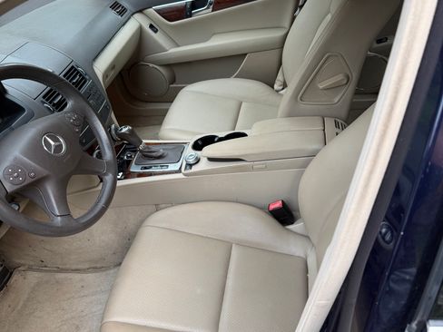 Used 2011 Mercedes-Benz C 300 4MATIC Sedan image 12