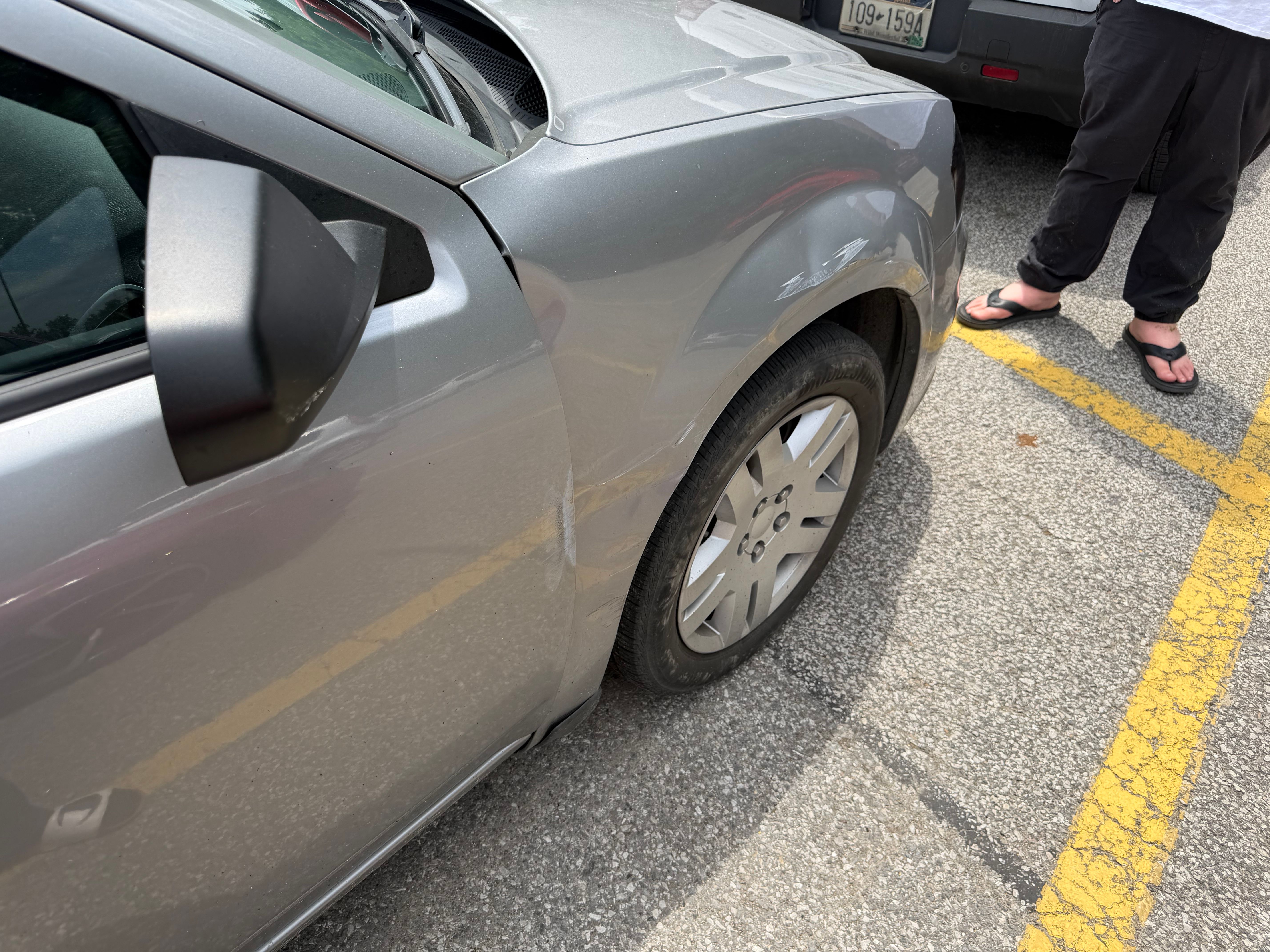 Used 2013 Dodge Avenger SE FWD image 11