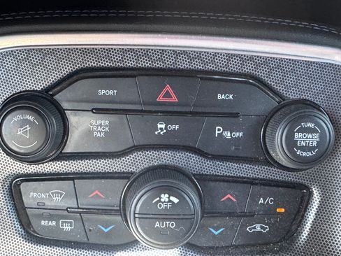 Used 2015 Dodge Challenger R/T Plus image 24