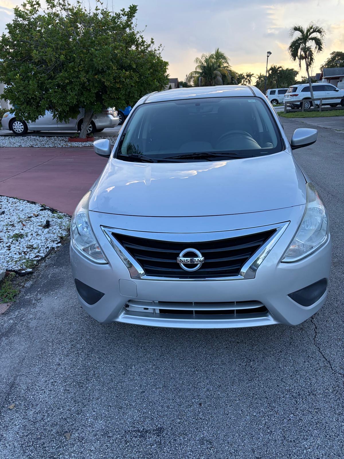 Used 2019 Nissan Versa SV FWD image 1
