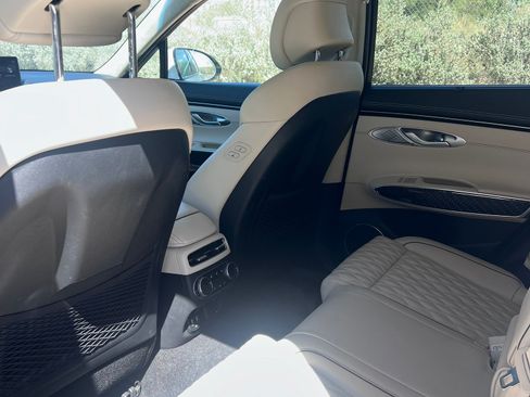 Used 2022 Genesis GV70 3.5T Sport w/ Sport Prestige Package image 8