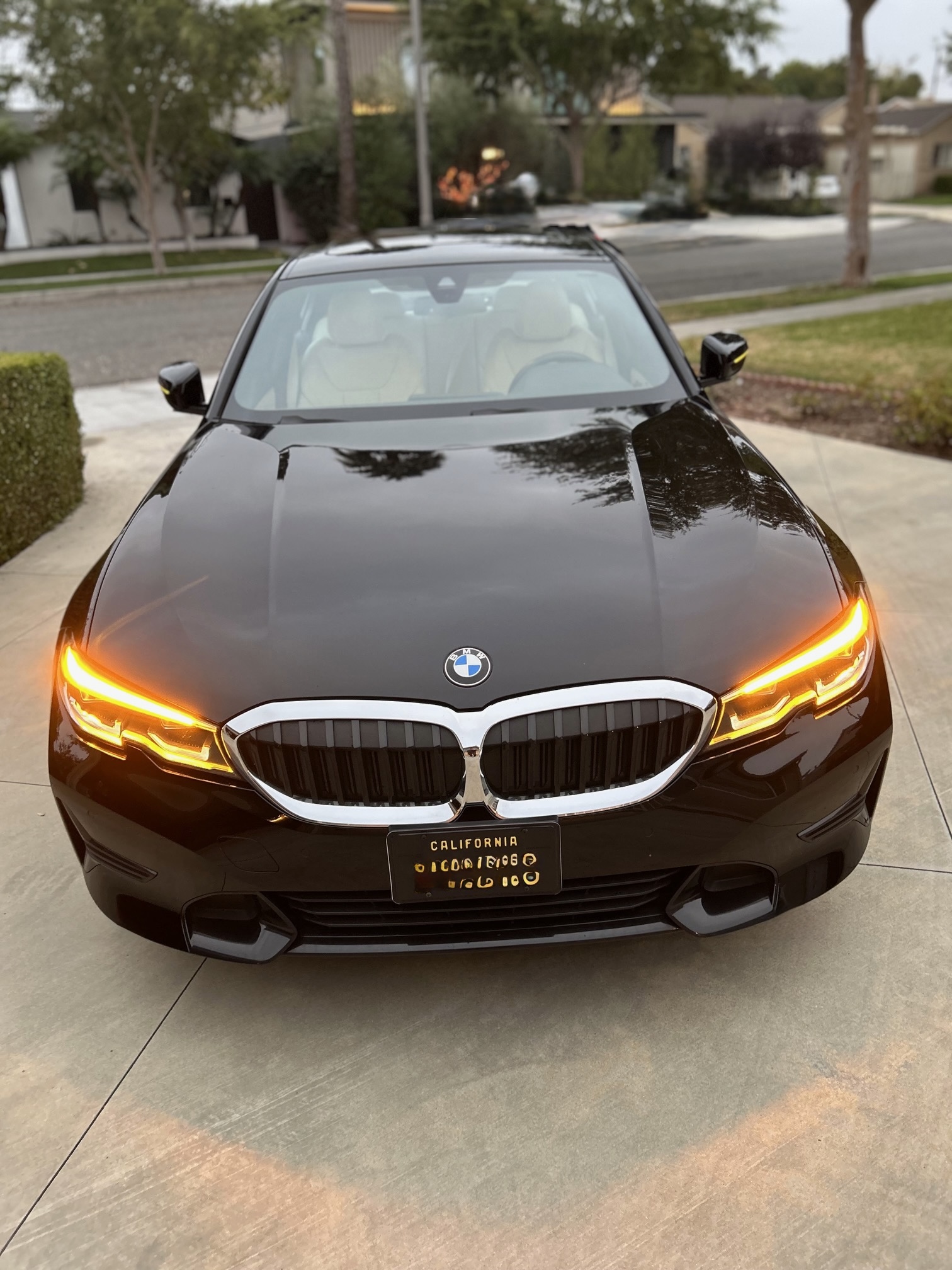 Used 2019 BMW 330i Sedan w/ Convenience Package RWD image 2