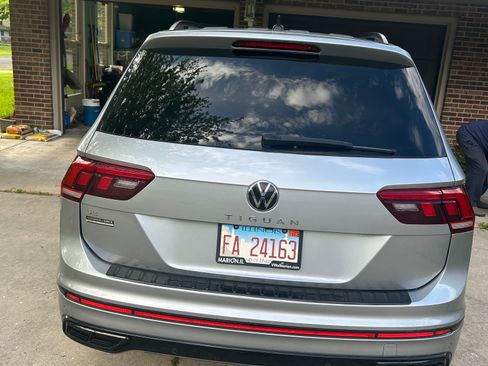 Used 2023 Volkswagen Tiguan SE R-Line image 15