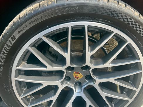 Used 2021 Porsche Macan S AWD/4WD image 11