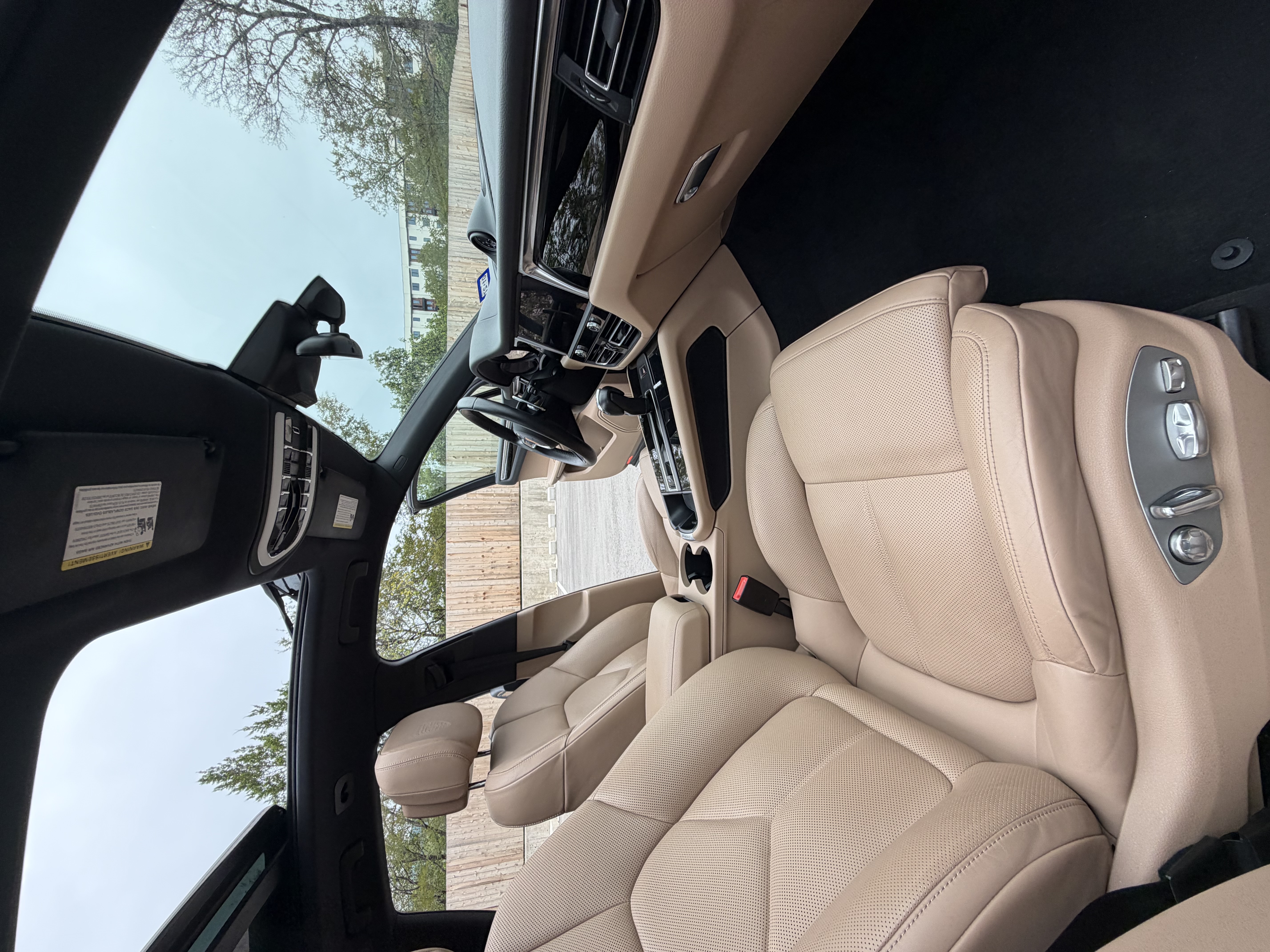 Used 2024 Porsche Macan AWD/4WD image 18