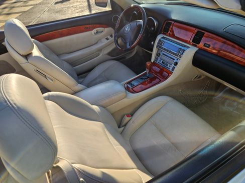 Used 2006 Lexus SC 430 Convertible image 11