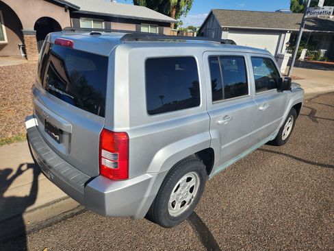 Used 2010 Jeep Patriot Sport AWD/4WD image 9