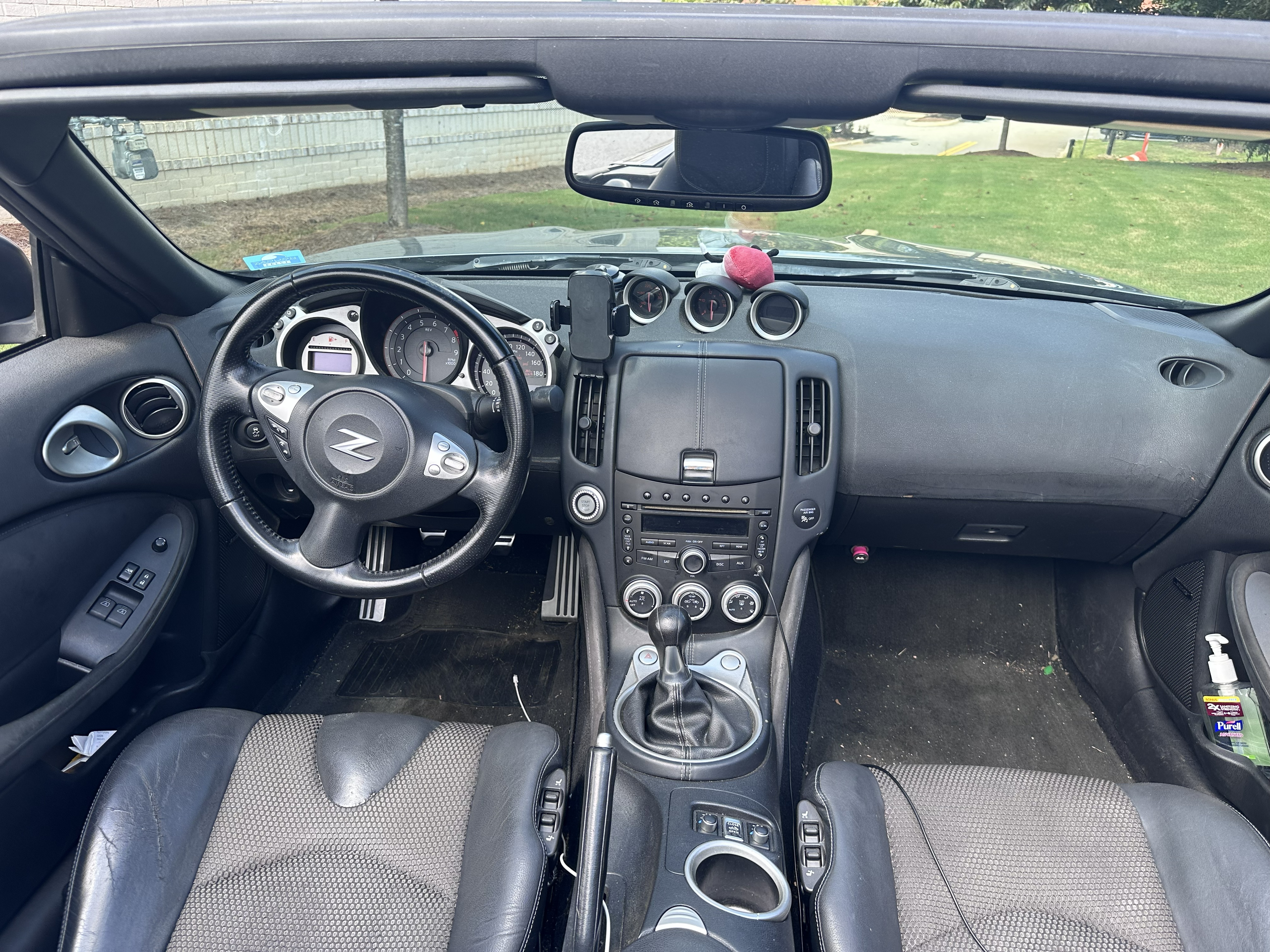 Used 2012 Nissan 370Z Touring RWD image 13