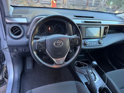Used 2018 Toyota RAV4 XLE w/ All Weather Liner Package FWD image 19