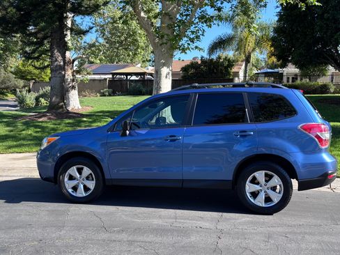 Used 2016 Subaru Forester 2.5i w/ Alloy Wheel Package image 4
