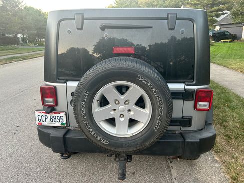 Used 2014 Jeep Wrangler Unlimited Sport w/ Dual Top Group image 2