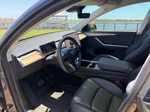 Used 2023 Tesla Model Y Long Range AWD/4WD image 20