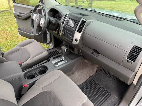 Used 2013 Nissan Xterra S AWD/4WD image 11