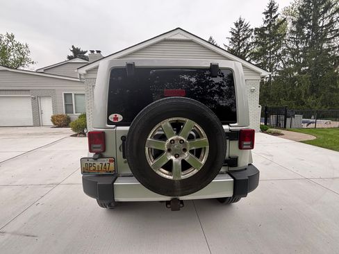Used 2011 Jeep Wrangler Unlimited 70th Anniversary w/ Dual Top Group AWD/4WD image 8